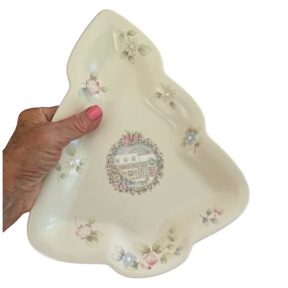 Vintage Pfaltzgraff Tea Rose Christmas Tree Plate 10” x 8” - Picture 1 of 8